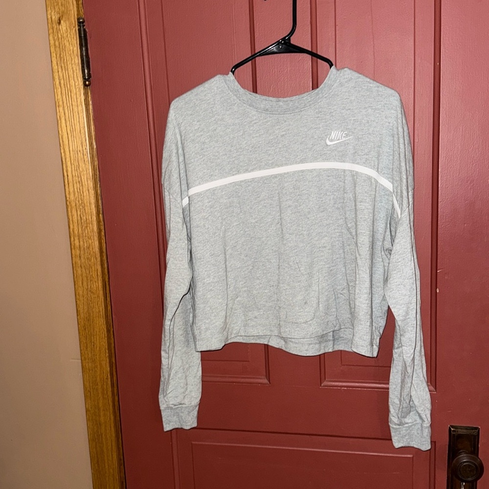 nike cropped long sleeve
